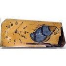 Horloge horizontale, format moyen, hblh-16, de l'artiste Alexandre Tardif, jaune, faite en bois, tilleul, format rectangulaire, fond blanc, dimension : 15.5 x 7.5 x 1 pouces de largeur, décoration fonctionnelle, 1 batterie 2A