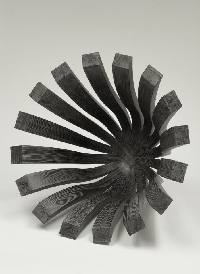 Émetteur, de l'artiste Christianne Hamel, Sculpture, matière : Frêne, Technique : Cintrage, Création unique, dimension : 82 x 82 x 54 cm