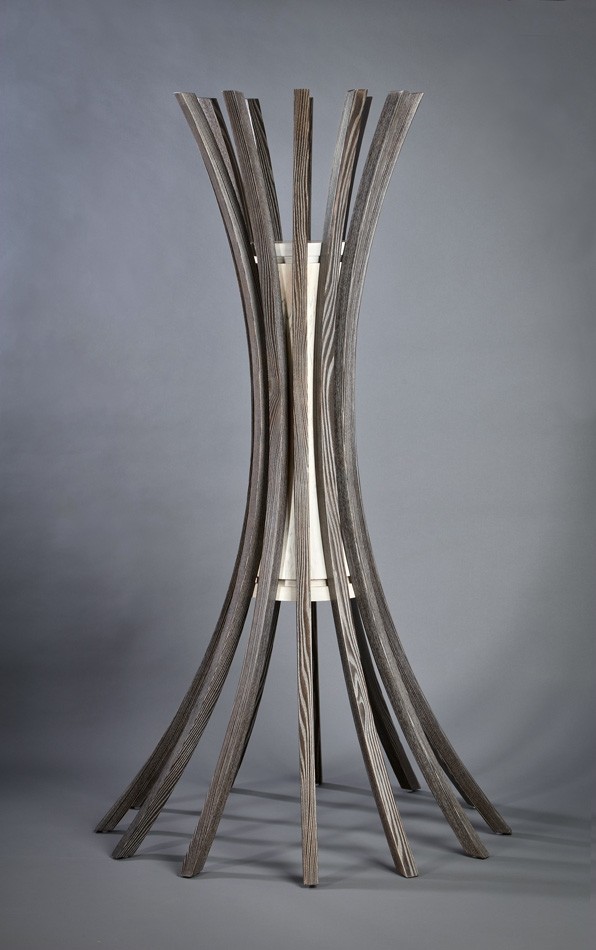 Corps-Sage, de l'artiste Christianne Hamel, Sculpture, matière : Frêne et merisier, Technique : Cintrage et tournage, Création unique, dimension : 170 x 98 x 98 cm