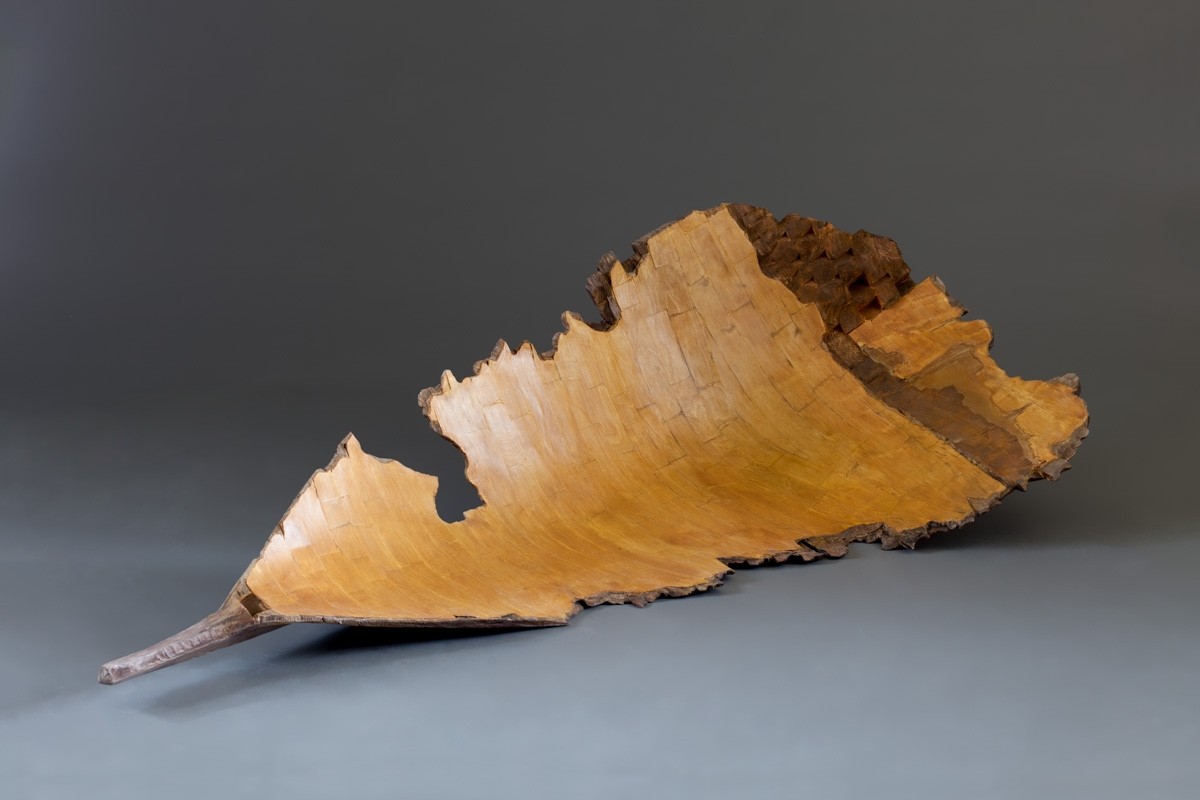 Barque, de l'artiste Bernard Hamel, Sculpture, Bois oxydé, Création unique, dimension : 65 x 31 x 20 po, vue de l'intérieur