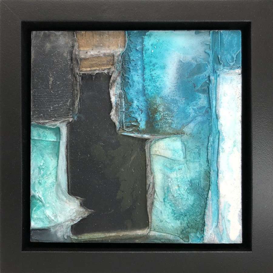 Mini, no 740 (t.encadré), de l'artiste Isabel Picard, Techniques mixtes sur bois, Création unique, dimension : 8 x 8 po de largeur