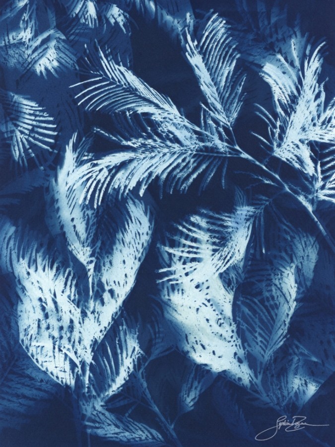 Tissage éphémère 1 (Série Mimosa) (t.encadré), de l'artiste Sophie Rozenn Boucher, Medium Cyanotype sur papier aquarelle, Cadre blanc, moulure et passe-partout, Création unique, Format de l'oeuvre : 12 x 9 pouces de largeur
