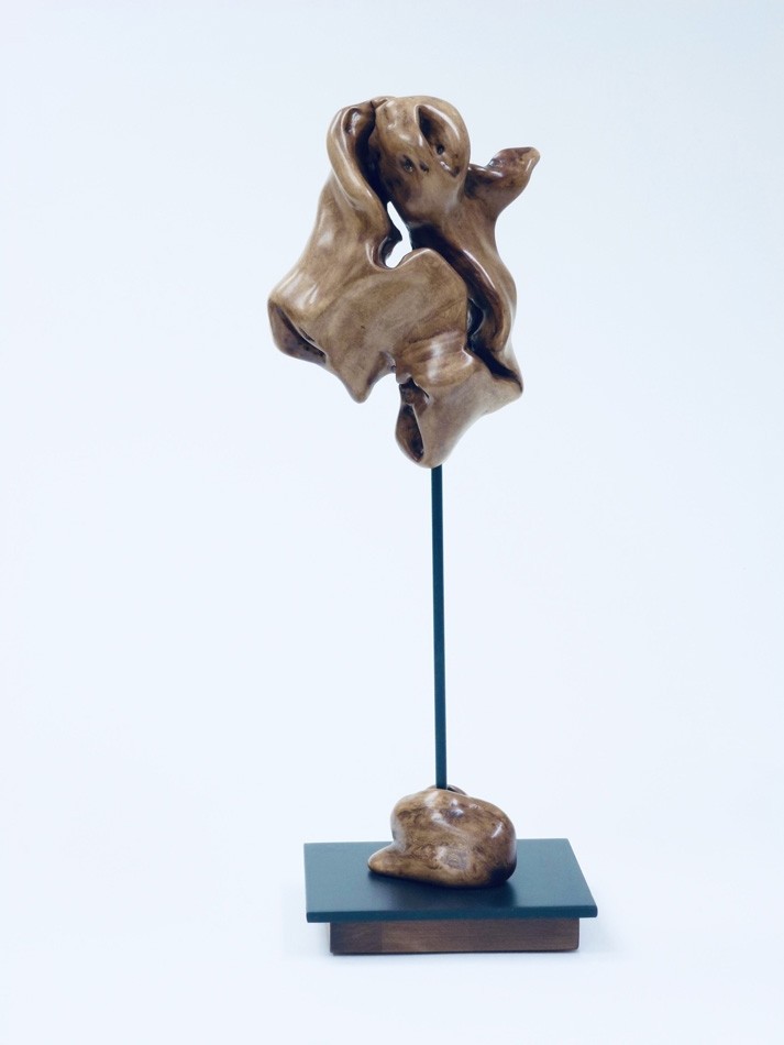 Vertige, de l'artiste Christianne Hamel, Sculpture, matière : Érable - Métal, Technique : Taille directe, Création unique, dimension : 15 x 46 x 15 cm