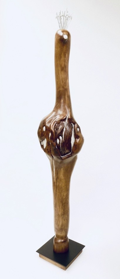 Burlesque, de l'artiste Christianne Hamel, Sculpture, matière : Érable - Métal - Verre - Résine, Technique : Taille directe, Création unique, dimension : 25 x 162 x 25 cm