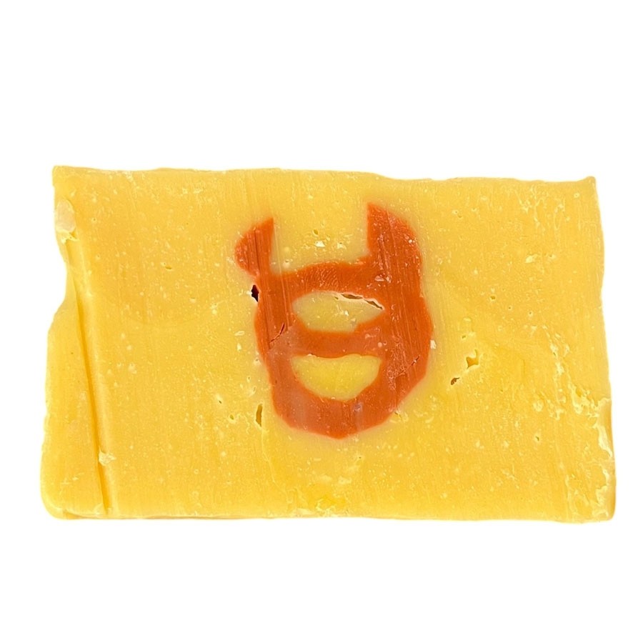 Savon 'Bonne mine Cornue', de l'artiste Oasis Douceur, Savon fait à base d'huile végétale, ne contient aucun additif ni fragrance chimique, Fragrance obtenue à partir d'huile essentielle issue de la nature.