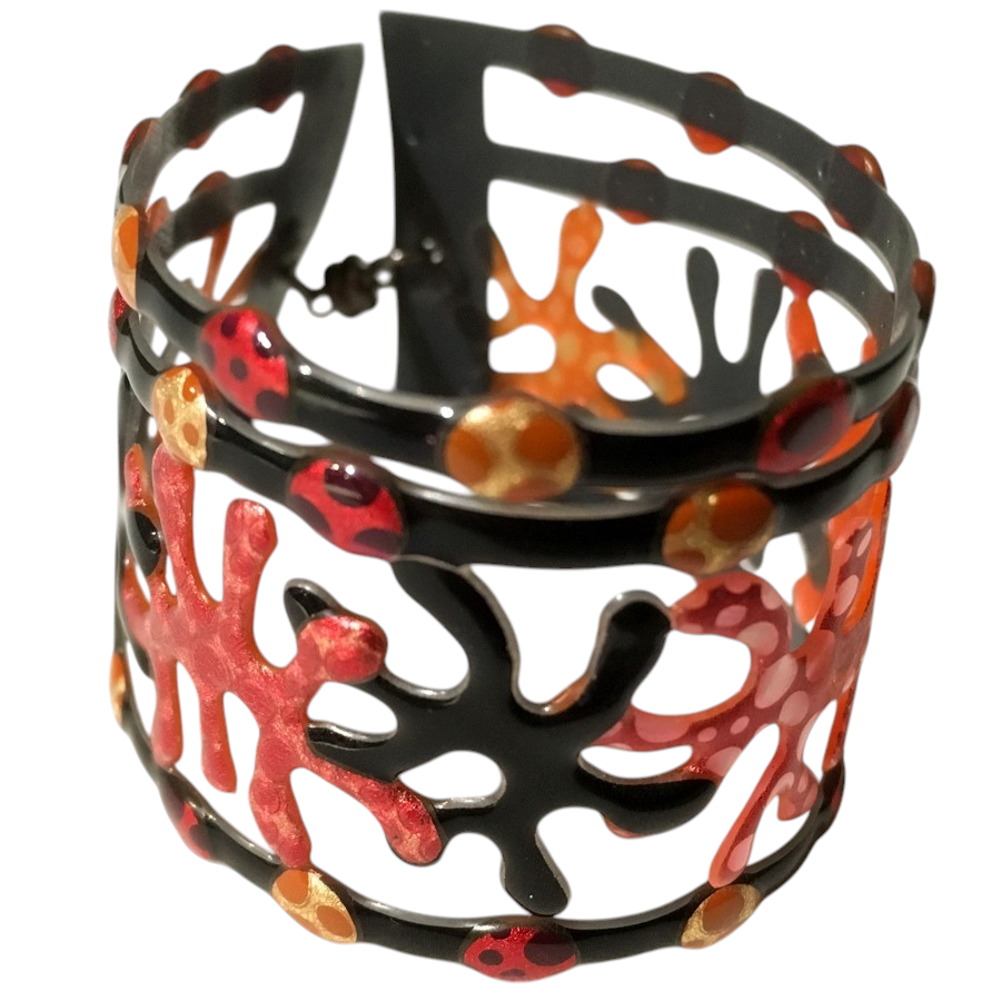 Bracelet Multi-Algues (noir et corail), no 33, de l'artiste Molusk, Longueur 6.75 pouces, Bijou d'inspiration aquatique souple et léger fait de PVC coloré qui épouse la forme du corps à la manière d’un tatouage