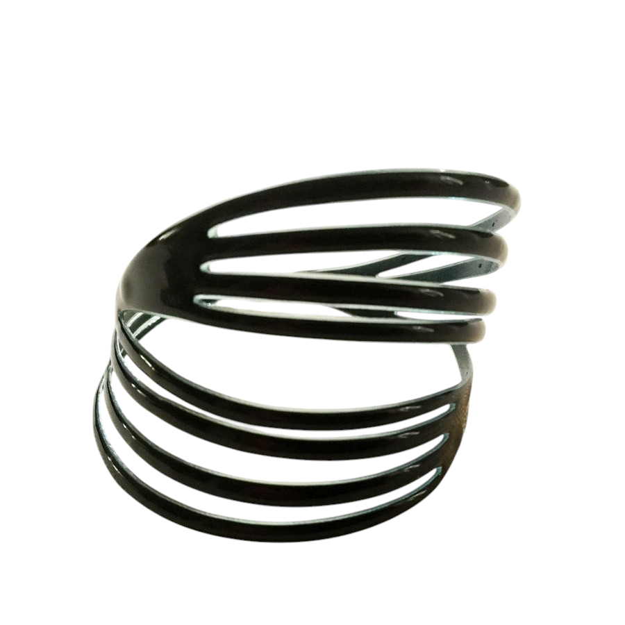Bracelet Vague (noir), no 22, de l'artiste Molusk, Longueur 7.25 pouces, Bijou d'inspiration aquatique souple et léger fait de PVC coloré qui épouse la forme du corps à la manière d’un tatouage