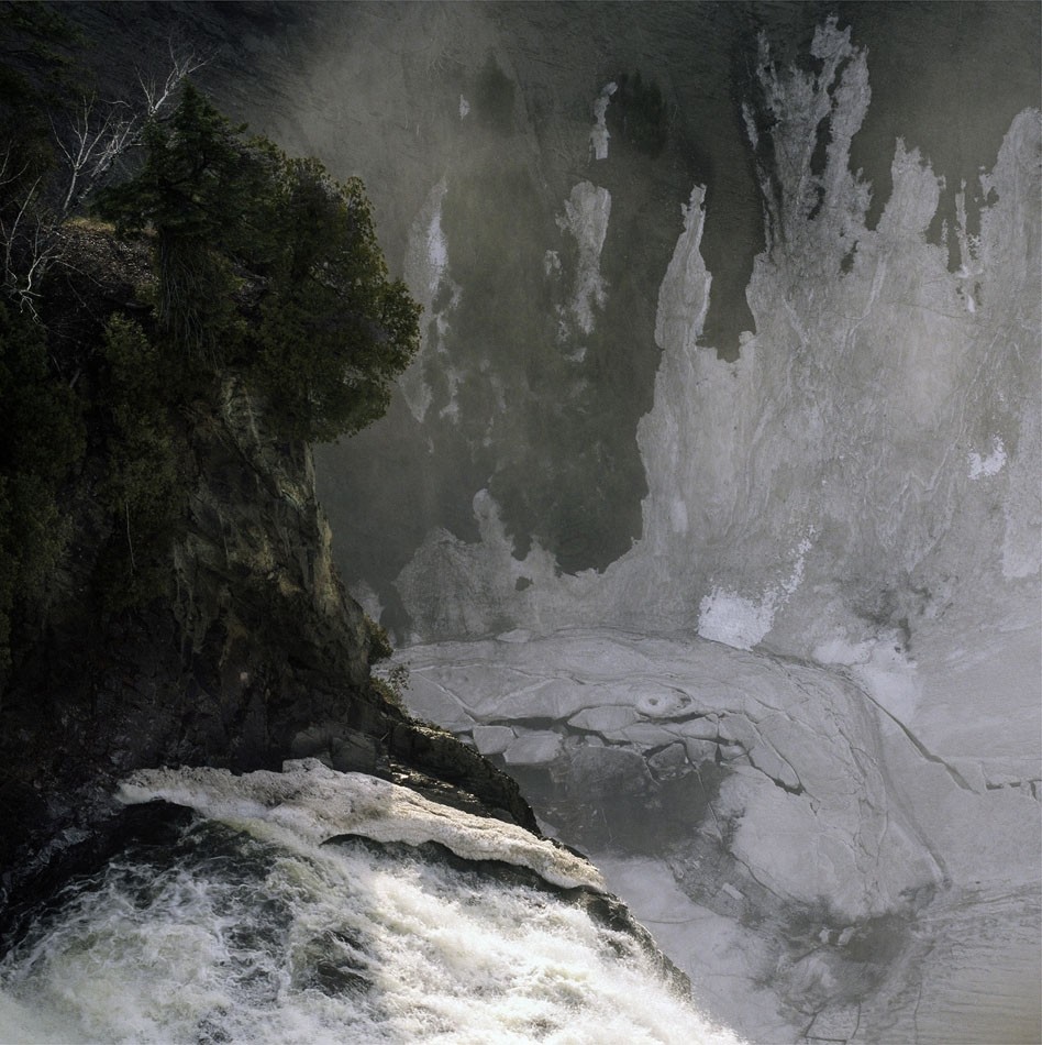 Chute, no 3, (p. encadrée), de l'artiste Ivan Binet,Photographie : Jet d'encre sur papier fibre, dimension : 44 x 44 po