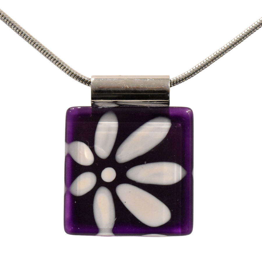 Collier carré 1 pouce, no 72, de l'artiste Azurine, Peint à la main, Chaîne 18 po acier inoxydable, Matière première : verre, cuisson au four