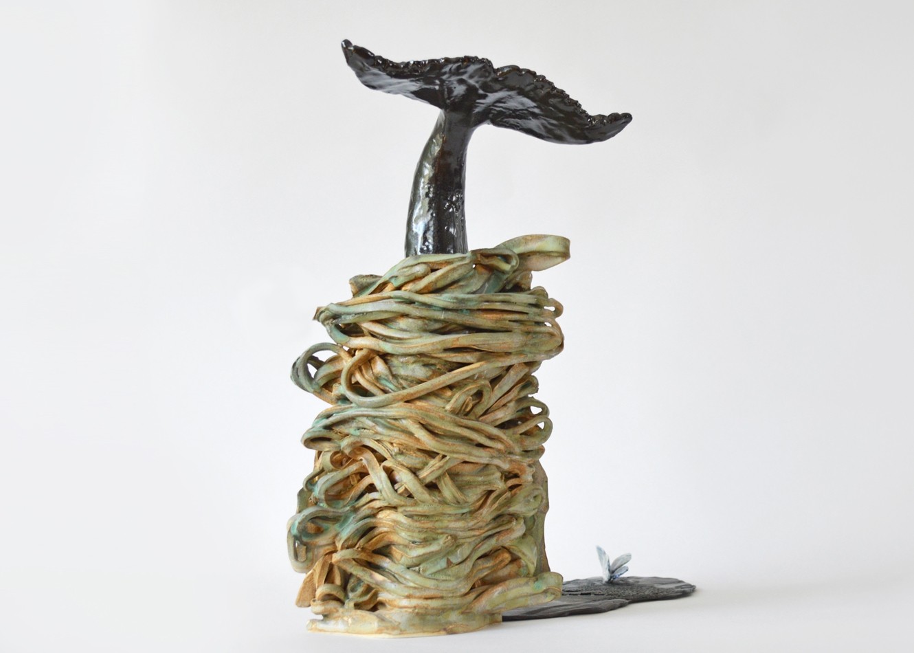 Constat de fragilité, de l'artiste Catherine De Abreu, Céramique, Création unique, Deux morceaux, dimension : 17 x 6 x 13.5 po