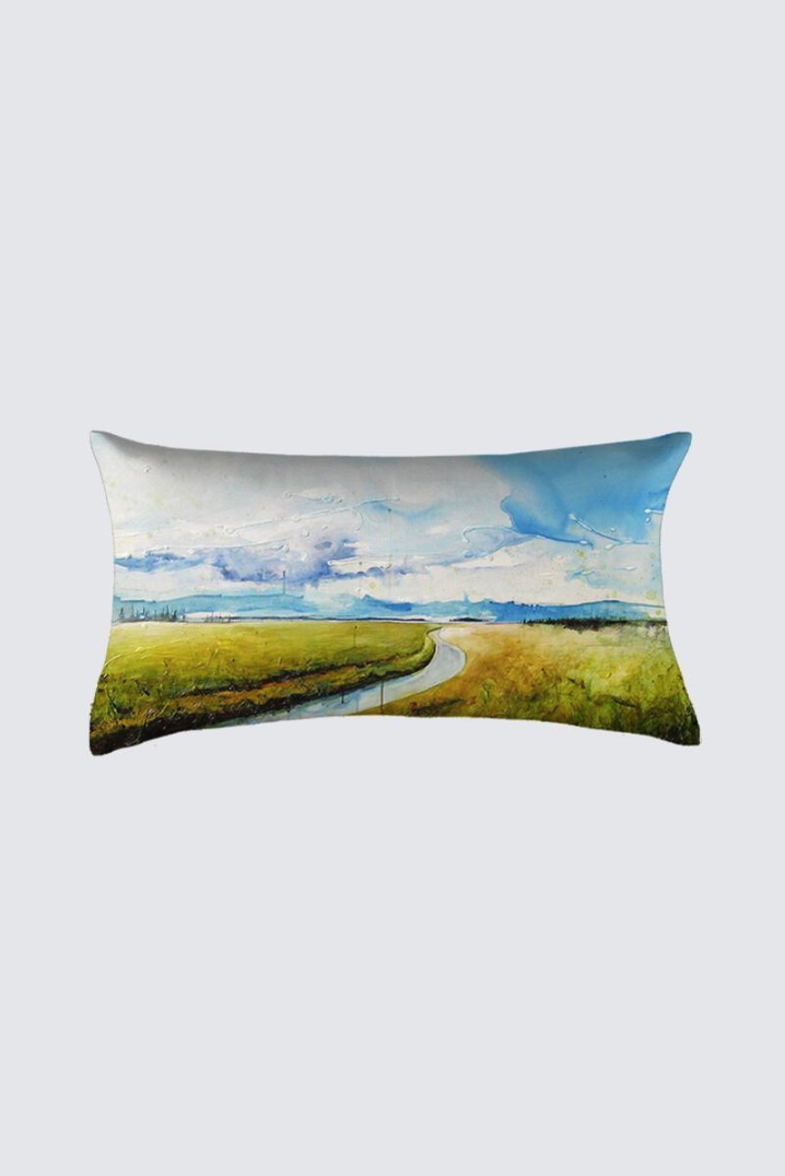 Coussin Bastien, rectangle long, modèle 'Lumière du Bas St-Laurent', Ni Vu Ni Cornu, Auteure Annie Lévesque, artiste, Art portable, Imprimé des deux côtés (recto-verso), Fait au Canada, dimension : 12po x 23po