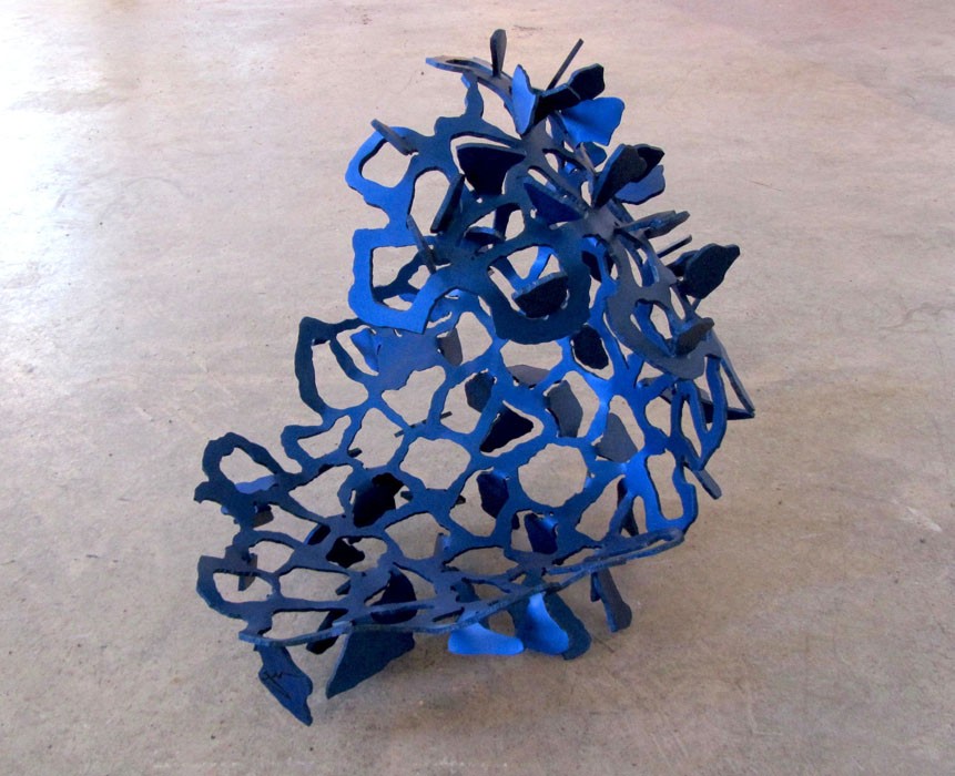 Essaim V.4, Sculpture, de l'artiste Julie Savard, Aluminium, dimension : 13 x 14 x 14 pouces largeur