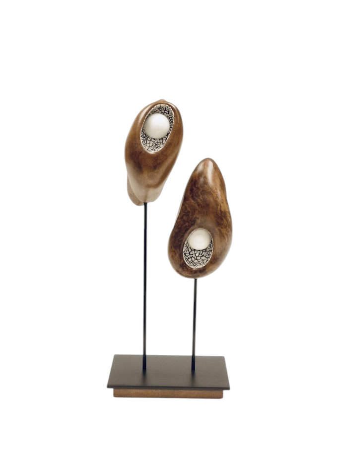 Gemellité, de l'artiste Christianne Hamel, Sculpture, matière : Merisier - Métal - Coquilles d'oeuf, Technique : Taille directe, Création unique, dimension : 20 x 51 x 15 cm