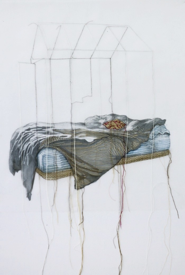 Habitat de rêve (o.encadrée), de l'artiste Marie-Pierre Lortie, Oeuvre sur soie, Encre, fil, soie organza, Création unique,dimension 28 x 13 pouces de largeur
