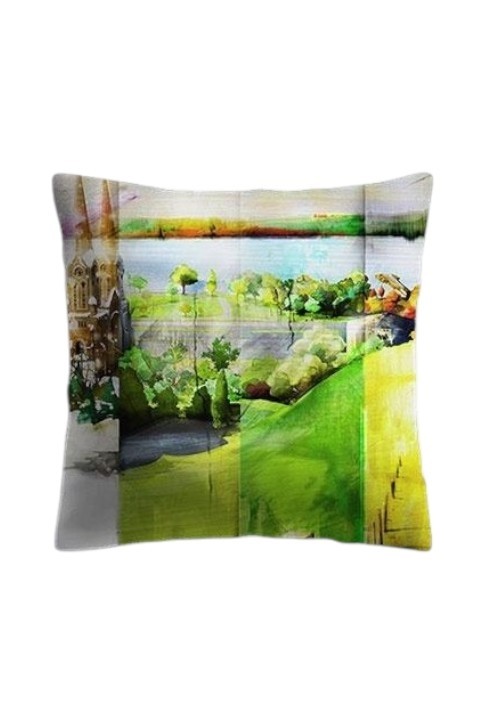 Coussin Pablo, no A Les 4 saisons, modèle 'Ma Côte de Beaupré, Ste-Anne', Ni Vu Ni Cornu, Imprimé des deux côtés, Fait au Canada, dimension : 18" x 18", Tissu soyeux, vue A