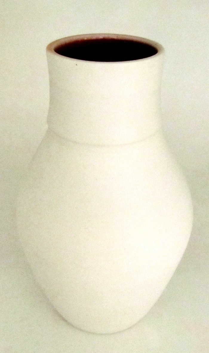 Vase, # 2, de l'artiste Elizabeth Hamel, medium : céramique porcelaine blanche 