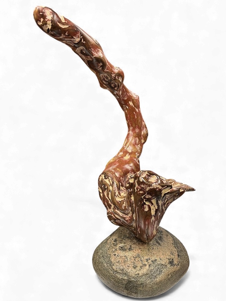 Le sax, de l'artiste Pierre Paquet, Sculpture, bois, Brou de noix et peinture à la caséine non toxique, Dimension : 20.5 x 11 x 13 po