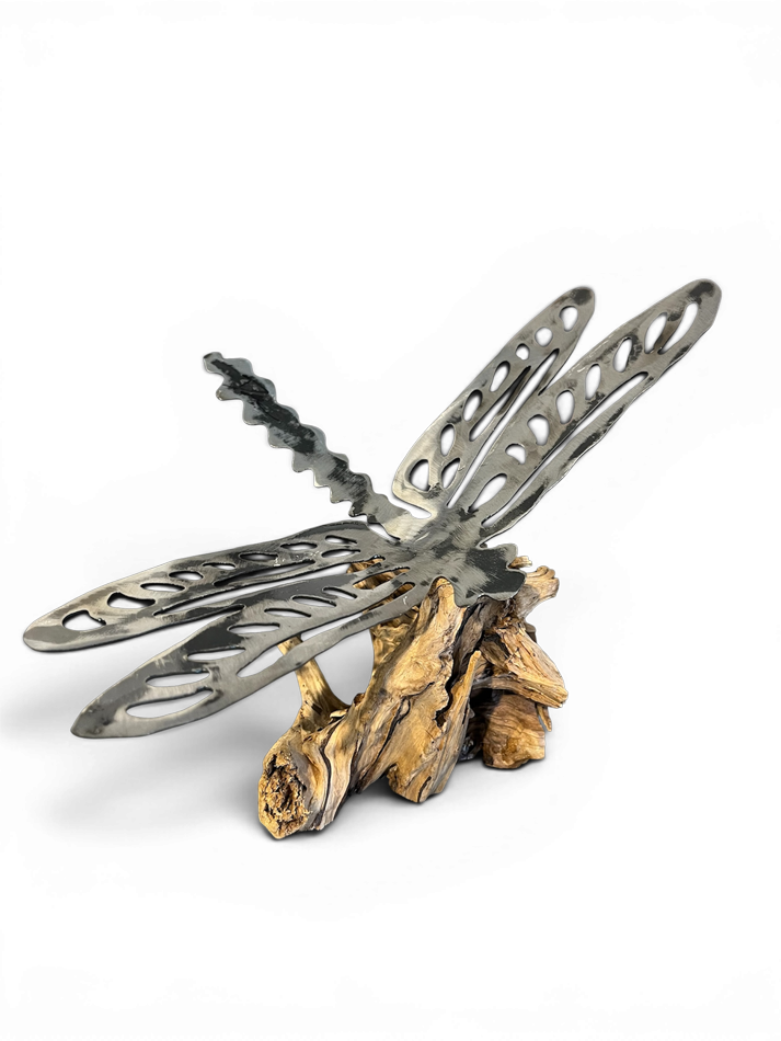Libellule, o-45, de l'artiste Danny Perkins, Sculpture, acier et bois, Oeuvre pour l'intérieur et l'extérieur, Dimension : 8 x 10.25 x 8.5 po