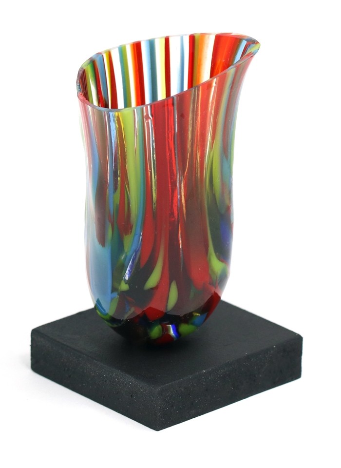 Harlequin, de l'artiste Lucie Martineau (Enora), Sculpture, Verre et bois, Création unique, dimension : 2.25 x 2.25 x 4 po