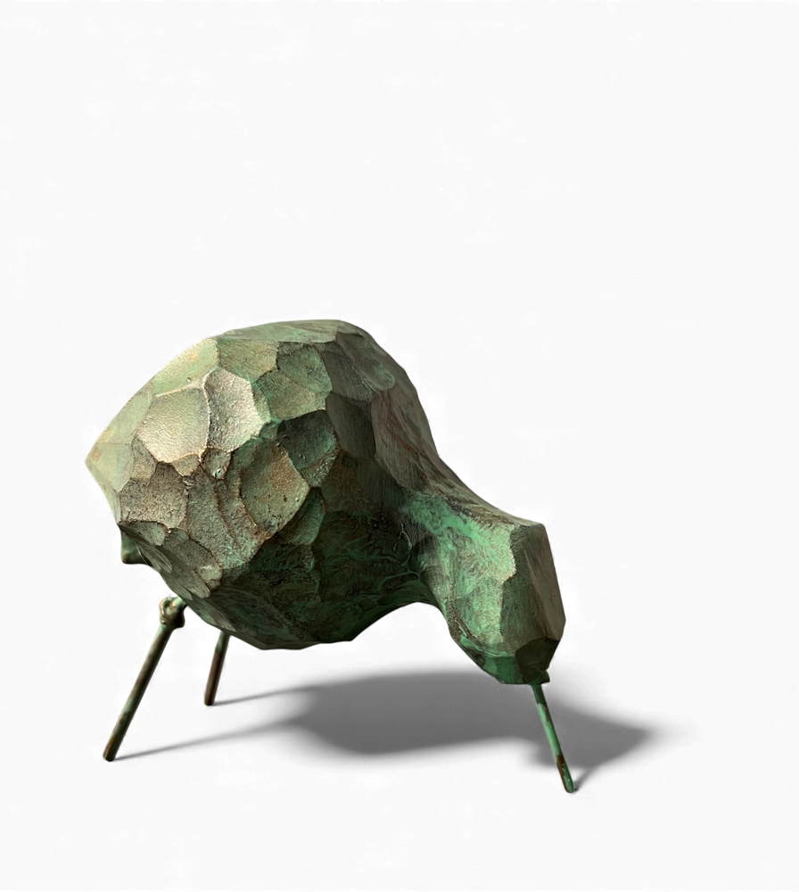 Petit oiseau de rivage, no 37, de l'artiste Bernard Hamel, Sculpture, Hydrostone, pattes d'acier, Création unique, dimension : 3.5 x 3.5 x 2.5 po