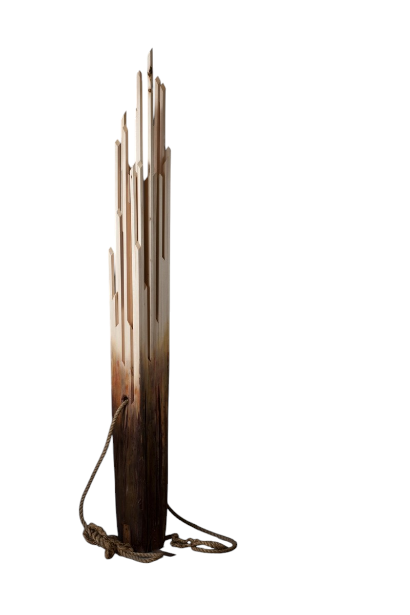 Pilastre de quai, de l'artiste Bernard Hamel, Sculpture, tilleul, supports en acier et cordages, Création unique, dimension : 98.5 x 8.5 x 20 po