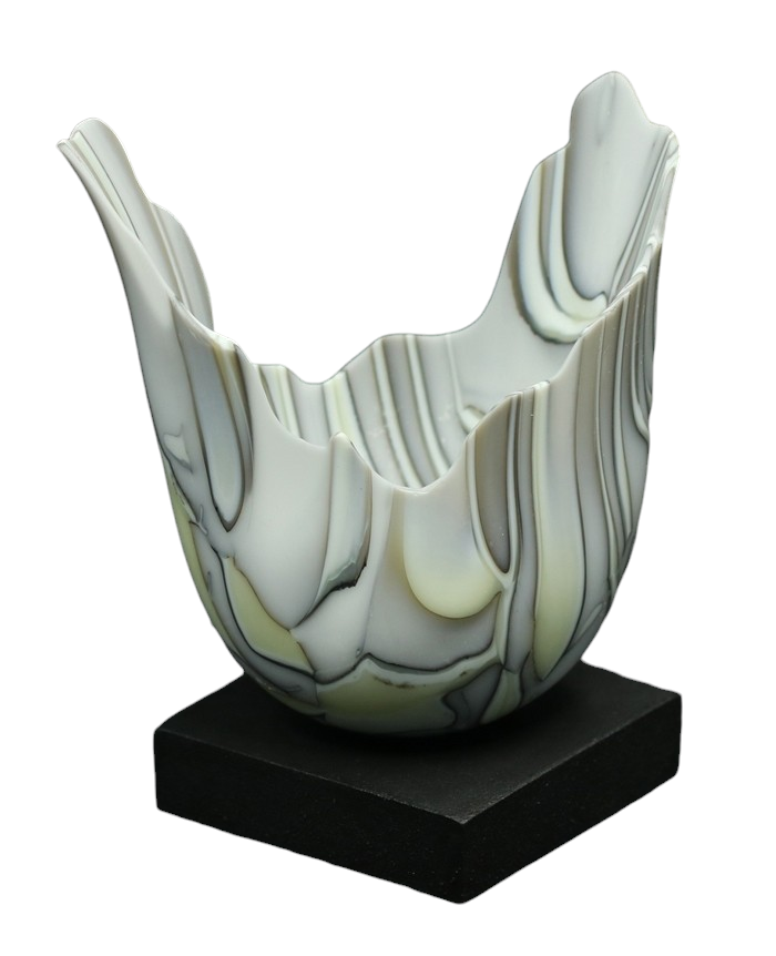Prendre son envol, de l'artiste Lucie Martineau (Enora), Sculpture, Verre et bois, Création unique, dimension : 2.25 x 4.25 x 4 po