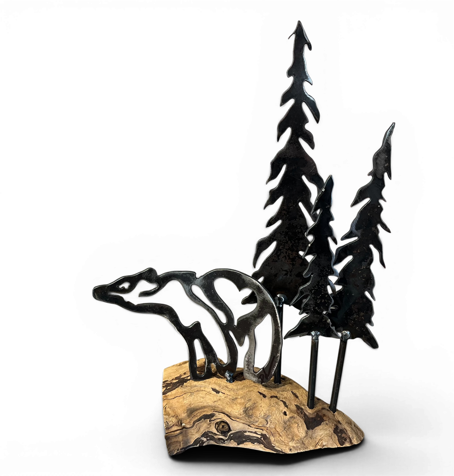 Ours coeur et sapins, o-49, de l'artiste Danny Perkins, Sculpture, acier et bois, Oeuvre pour l'intérieur et l'extérieur, Dimension : 15.25 x 3.75 x 10.5 po