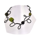 Collier ROSE DES SABLES, no 139, de l'artiste Sandrine Giraud, couleur, noir, perles : noire, grise, olive. Ce bijou modulable, toujours original, marie avec élégance la grâce et l’originalité des lignes.