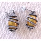 Boucles d'oreilles PERLE EN CAGE, no 104, de l'artiste Sandrine Giraud, couleur or et argent