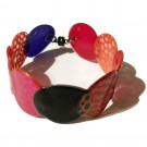 Bracelet 1 rang (multi-rouge), no 16, Molusk, Longueur 6.5 pouces, Bijou aquatique souple et léger fait de PVC coloré qui épouse la forme du corps à la manière d’un tatouage, vue 1