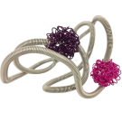 Bracelet FLOCON, no 4, de l'artiste Sandrine Giraud, Ce bijou modulable marie avec élégance la grâce et l’originalité des lignes résolument contemporaines. longueur de 8 pouces