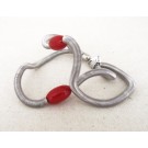 Bracelet SATELLITE, no 68, de l'artiste Sandrine Giraud, Ce bijou marie avec élégance la grâce et l’originalité des lignes résolument contemporaines. longueur de 8 pouces