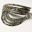 Bracelet Vague, no 8 (doré), de l'artiste Molusk, Longueur 6.5 pouces, Bijou aquatique souple et léger fait de PVC coloré qui épouse la forme du corps à la manière d’un tatouage