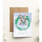 Carte de souhaits 4x5 po, -- Couronne de Noël --, de l'artiste Katrinn Pelletier, dimension : 4.25 x 5.5 pouces largeur, sans texte, avec enveloppe  Vous pouvez inscrire votre message à l'intérieur.  Carte vendue à l'unité