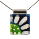 Collier carré 1 pouce, no 37, de l'artiste Azurine, Peint à la main, Chaîne 18 po acier inoxydable, Matière première : verre, cuisson au four