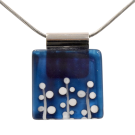 Collier carré 1 pouce, no 52, de l'artiste Azurine, Peint à la main, Chaîne 18 po acier inoxydable, Matière première : verre, cuisson au four