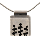 Collier carré 1 pouce, no 70, de l'artiste Azurine, Peint à la main, Chaîne 18 po acier inoxydable, Matière première : verre, cuisson au four