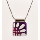 Collier carré 1 pouce, no 41, de l'artiste Azurine, Peint à la main, Chaîne 18 po en acier inoxydable, Matière première : verre, cuisson au four