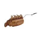 Doux vacillement, de l'artiste Claudia Côté, Sculpture, bois cèdre, pin, cerisier, peuplier, plume de perdrix, Création unique, dimension : 13.25 x 5 x 4 po