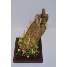 Émergence, de l'artiste Raphaëlle Bitar, Sculpture, Plâtre et végétaux divers, dimension : 8 x 6 x 7 pouces