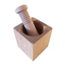 Mortier carré, no 2, avec pilon, de l'artiste Richard Ouellet, pièce originale, faite de érable coti, dimension : 3.5 x 3.5 x 3.5 po (moyen)