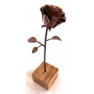Rose no 2, de l'artiste Denis Lebel, Sculpture, Cuivre, base en bois, Création unique, dimension : 14 x 4 x 4 po