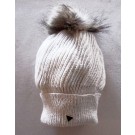 Tuque béret, no 44, de l'artiste Irèna Geerts, Création québécoise faite à la main. Modèle garni d'un pompon de fourrure recyclée et de laine alpaga à 100 %.