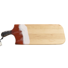 Planche à découper, moyenne, no 30, Rouge brique / noir et blanc, de l'artiste Julie Marcotte, Matériaux, Érable, résine alimentaire et huile de pépin de raisin, dimension : 3/4 x 8 x 24 pouces