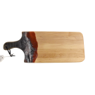 Planche à découper, petite, no 2, Noir / rouge et blanc, de l'artiste Julie Marcotte, Matériaux, Érable, résine alimentaire et huile de pépin de raisin, dimension : 3/4 x 7 x 18 pouces