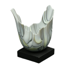 Prendre son envol, de l'artiste Lucie Martineau (Enora), Sculpture, Verre et bois, Création unique, dimension : 2.25 x 4.25 x 4 po