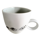 Tasse (Très grande) intérieur vert, de l'artiste Elizabeth Hamel, medium : céramique porcelaine blanche, Dimension : 4 po haut x 4 po diamètre, pièce vendue à l'unité