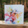 Carte de souhaits 5x5, -- Vibrance, Colibri --, de l'artiste Anne-Marie Villeneuve, dimension : 5.25 x 5.25 pouces largeur, sans texte, avec enveloppe  Vous pouvez inscrire votre message à l'intérieur.  Carte vendue à l'unité