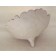 Fleur Rosace beige, vendue séparément, de l'artiste Véronique Martel, dimension : 2 à 4 pouces de diamètre, Peut être légèrement différente de la photo présentée, Faisait partie de l'ensemble 'L'épicier du coin ...', Faïence grès pigment émail, vue B